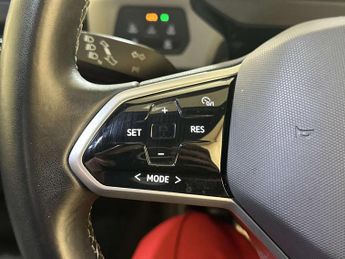 Volkswagen ID.3 Pro 58kWh Family Hatchback 5dr Electric Auto (145 ps)