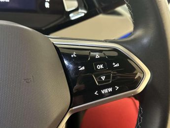 Volkswagen ID.3 Pro 58kWh Family Hatchback 5dr Electric Auto (145 ps)