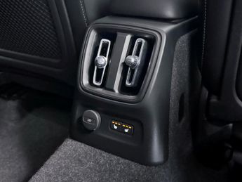 Volvo XC40 R-Design T4 Plug-in hybrid FWD