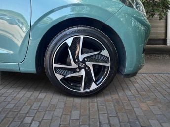 Hyundai i10 1.0 Premium Hatchback 5dr Petrol Auto Euro 6 (s/s) (67 ps)