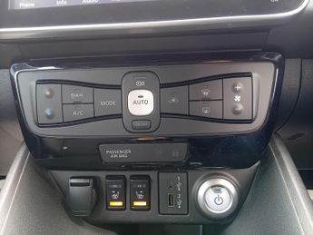 Nissan Leaf 40kWh N-Connecta Auto 5dr