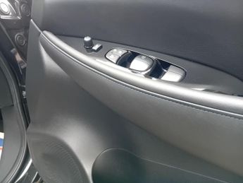 Nissan Leaf 40kWh N-Connecta Auto 5dr