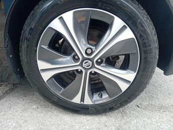 Nissan Leaf 40kWh N-Connecta Auto 5dr