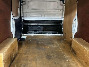 Renault Trafic 2.0 dCi Blue LL30 Business+ Panel Van 5dr Diesel Manual L2 H1 Eu