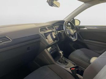 Volkswagen Tiguan 1.5 TSI Elegance SUV 5dr Petrol DSG Euro 6 (s/s) (150 ps)