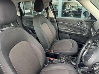 MINI COUNTRYMAN 1.5 7.6kWh GPF Cooper SE SUV 5dr Petrol Plug-in Hybrid Auto ALL4