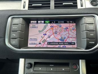 Land Rover Range Rover Evoque 2.2 SD4 Pure Tech Auto 4WD Euro 5 (s/s) 3dr