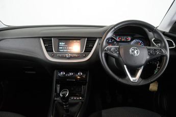 Vauxhall Grandland X 1.2 Turbo SE Premium Euro 6 (s/s) 5dr