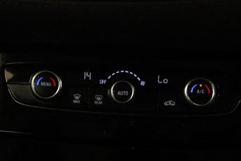 Vauxhall Grandland X 1.2 Turbo SE Premium Euro 6 (s/s) 5dr