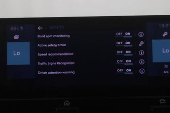 Citroen e-C4 50kWh Shine Plus Auto 5dr (7.4kW Charger)