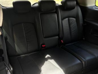Nissan Elgrand 3.5 V6 Rider Autech [7 Seater]ULEZ FREE
