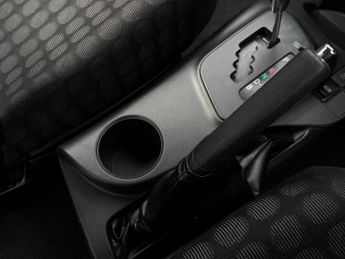 Toyota iQ 1.0 VVT-i Multidrive Euro 5 3dr