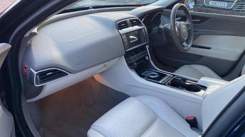 Jaguar XE 2.0d Portfolio Auto Euro 6 (s/s) 4dr