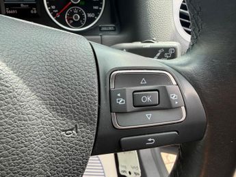 Volkswagen Tiguan 2.0 TDI BlueMotion Tech SE DSG 4WD Euro 5 (s/s) 5dr