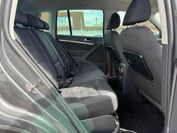 Volkswagen Tiguan 2.0 TDI BlueMotion Tech SE DSG 4WD Euro 5 (s/s) 5dr