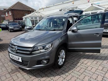 Volkswagen Tiguan 2.0 TDI BlueMotion Tech SE DSG 4WD Euro 5 (s/s) 5dr