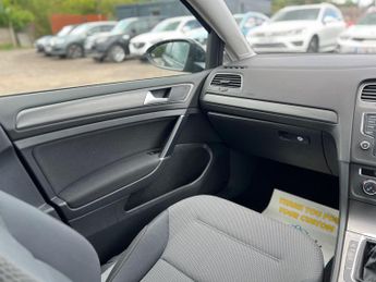 Volkswagen Golf 1.6 TDI BlueMotion Tech SE DSG Euro 5 (s/s) 5dr