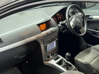 Vauxhall Astra 1.8 VVT 16v SRi Exterior Pack Sport Hatch 3dr
