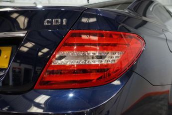 Mercedes-Benz C Class 2.1 C220 CDI BlueEfficiency AMG Sport G-Tronic+ Euro 5 (s/s) 2dr