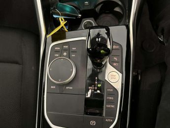 BMW 3 Series 2.0 330e 12kWh SE Pro Touring 5dr Petrol Plug-in Hybrid Auto Eur