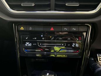 Volkswagen T-Roc 1.5 TSI R-Line SUV 5dr Petrol DSG Euro 6 (s/s) (150 ps)