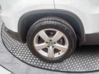 Volkswagen Tiguan 1.4 TSI BlueMotion Tech Moda DSG 5dr