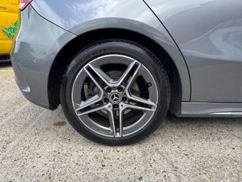 Mercedes-Benz A Class 2.0 A220 AMG Line (Premium) 7G-DCT Euro 6 (s/s) 5dr