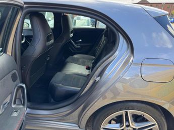 Mercedes-Benz A Class 2.0 A220 AMG Line (Premium) 7G-DCT Euro 6 (s/s) 5dr
