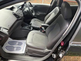 Ford EcoSport 1.0T EcoBoost Titanium 2WD Euro 5 (s/s) 5dr
