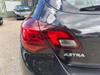 Vauxhall Astra 1.6i SRi Euro 6 5dr