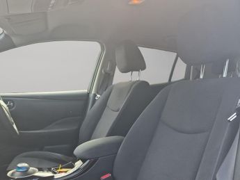 Nissan Leaf 30kWh Acenta Hatchback 5dr Electric Auto (109 bhp)