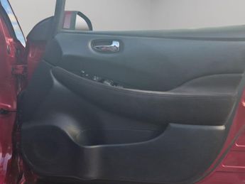 Nissan Leaf 30kWh Acenta Hatchback 5dr Electric Auto (109 bhp)