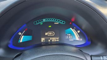 Nissan Leaf 30kWh Acenta Hatchback 5dr Electric Auto (109 bhp)