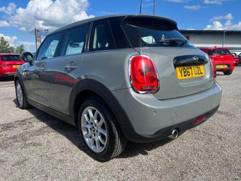 MINI Hatch 1.5 Cooper D Steptronic Euro 6 (s/s) 5dr