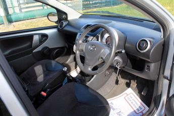 Toyota AYGO 1.0 VVT-i Ice Euro 5 5dr