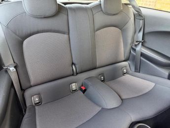 MINI Hatch 1.5 Cooper Auto Euro 6 (s/s) 3dr