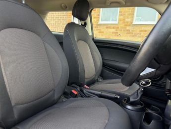 MINI Hatch 1.5 Cooper Auto Euro 6 (s/s) 3dr
