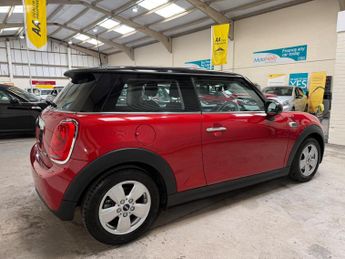 MINI Hatch 1.5 Cooper Auto Euro 6 (s/s) 3dr