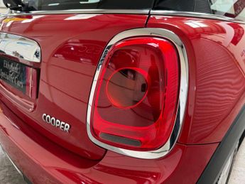 MINI Hatch 1.5 Cooper Auto Euro 6 (s/s) 3dr