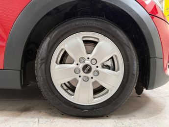MINI Hatch 1.5 Cooper Auto Euro 6 (s/s) 3dr
