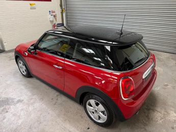 MINI Hatch 1.5 Cooper Auto Euro 6 (s/s) 3dr