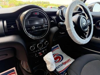 MINI Hatch 1.5 Cooper Auto Euro 6 (s/s) 3dr