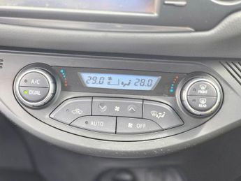 Toyota Yaris 1.5 VVT-h Icon E-CVT Euro 6 (s/s) 5dr