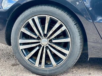 Volkswagen Passat 2.0 TDI BlueMotion Tech Sport Euro 5 (s/s) 5dr