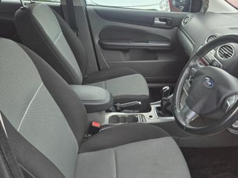 Ford Focus 1.6 Zetec 5dr