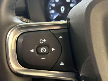 Volvo XC40 1.5h T4 Recharge 10.7kWh R-Design SUV 5dr Petrol Plug-in Hybrid 