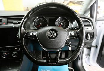 VOLKSWAGEN GOLF 1.4 TSI BlueMotion Tech SE Nav Hatchback 5dr Petrol DSG Euro 6 (