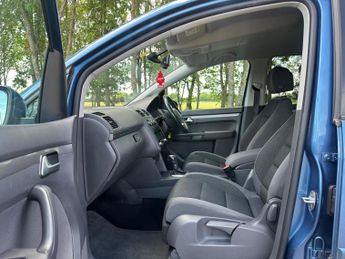 Volkswagen Touran 2.0 TDI BlueMotion Tech SE DSG Euro 5 (s/s) 5dr