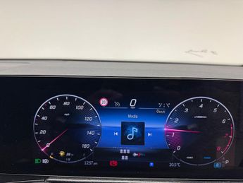 Mercedes-Benz GLB 1.3 GLB200 MHEV AMG Line (Executive) 7G-DCT Euro 6 (s/s) 5dr