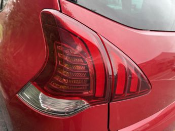 Peugeot 3008 1.6 e-HDi Allure SUV 5dr Diesel EGC Euro 5 (s/s) (115 ps)